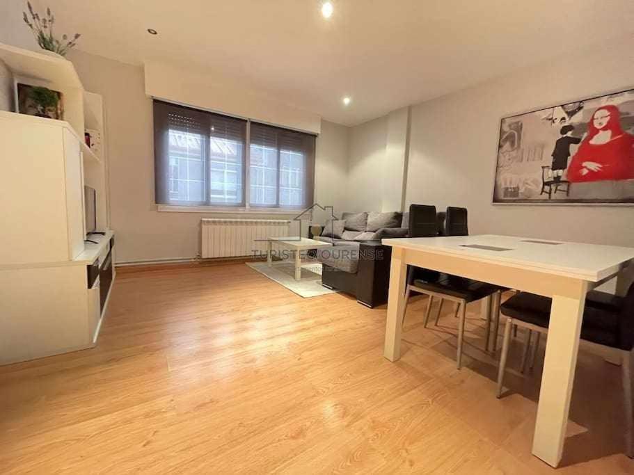 Apartamento O Cuarto De Abastos Ourense Exterior foto