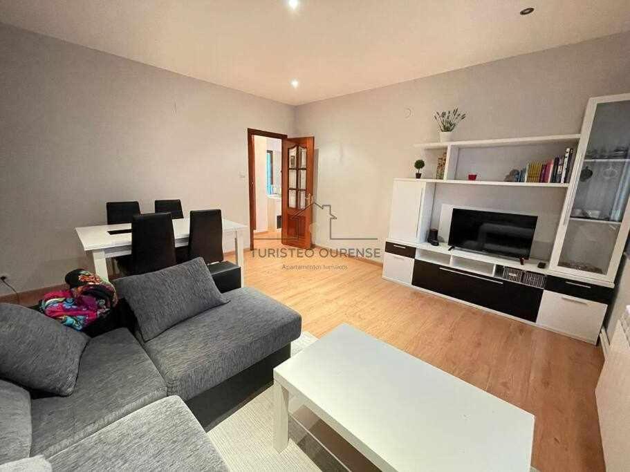 Apartamento O Cuarto De Abastos Ourense Exterior foto