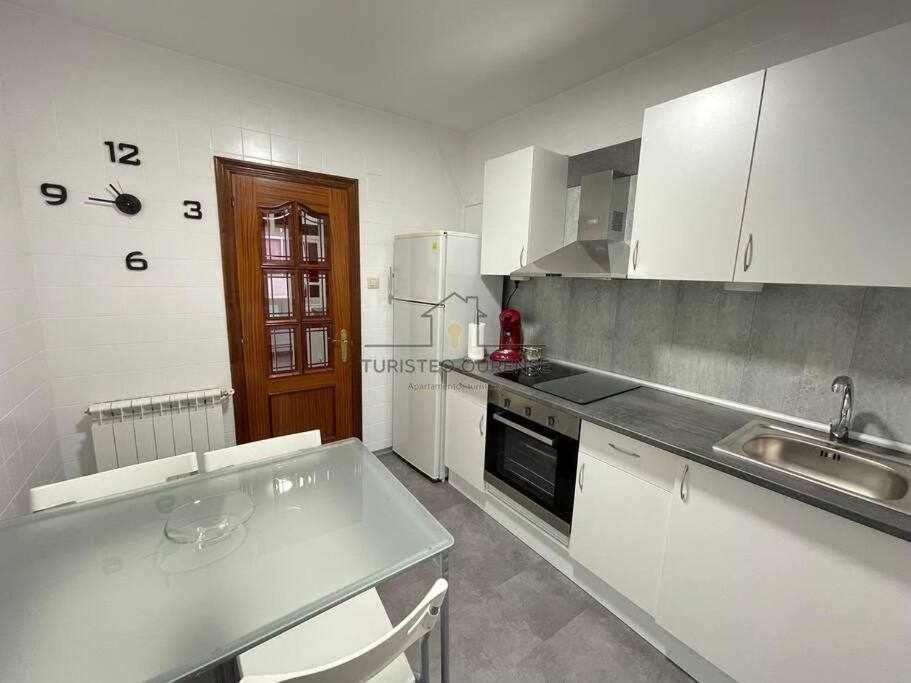 Apartamento O Cuarto De Abastos Ourense Exterior foto